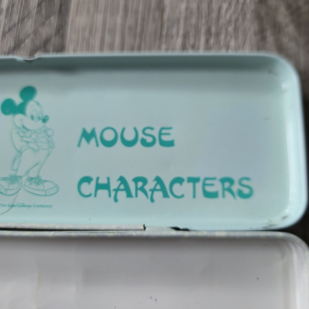 Disney Vintage 90s Mickey Minnie Mouse Tin Pencil Case Heart Graphic Rare Ellon - Picture 10 of 11
